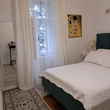 Vintage Magnolia Gasthof